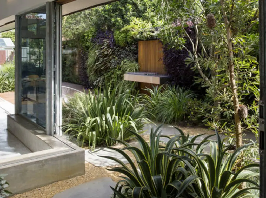 Indoor-outdoor flow garden