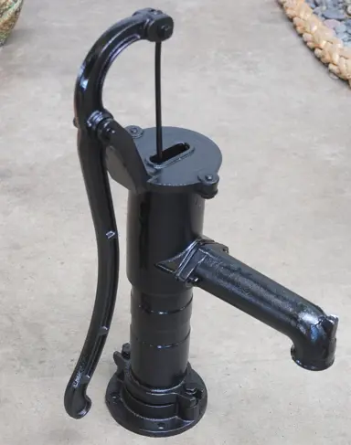 Cast_Iron_hand_pumps_garden1