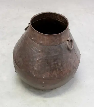 Vintage_Iron_Pot_2_